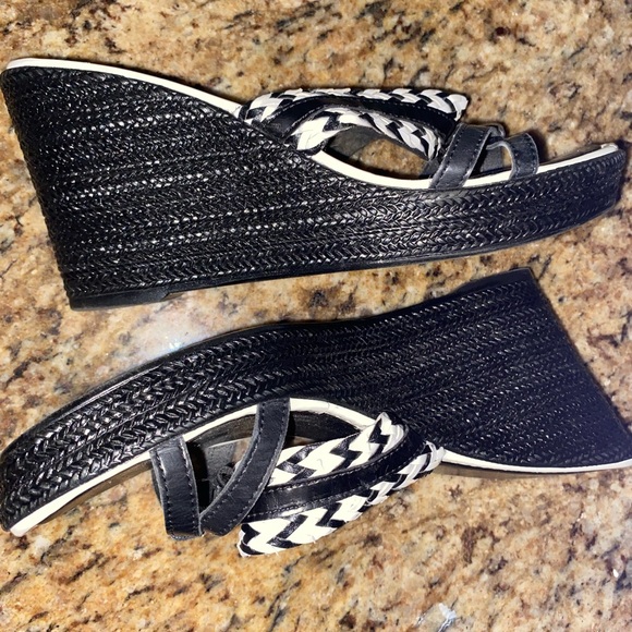 Itlian shoemakers gorgeous wedge sandals - Picture 4 of 8